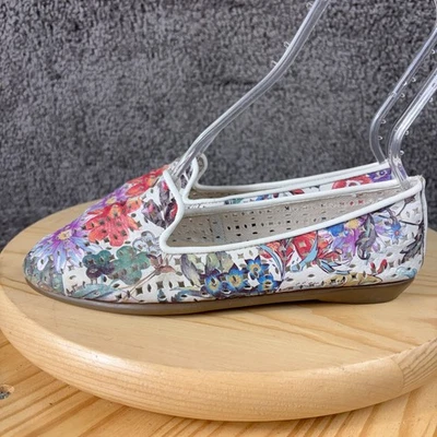 Zapatos en aerosoles You Betcha planos para mujer talla 7 cuero floral perforado sin cordones Foto 1 de 4