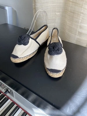 Mocassim CHANEL PRETO CAMÉLIA CREME espadrille slides slip-on 6-36 bombas planas - Imagem 1 de 4