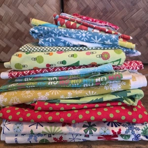 Große Menge verschiedener Weihnachtsstoffe Baumwolle Stricken Quilts Handwerk Dekor 11+ Yard - Bild 1 von 18