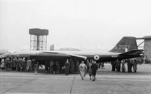 EE CANBERRA - Original Aircraft photo - Picture 1 of 1