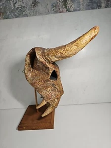 Escultura artística antigua estilo vintage de papel maché inusual calavera de búfalo - rara - Imagen 1 de 8