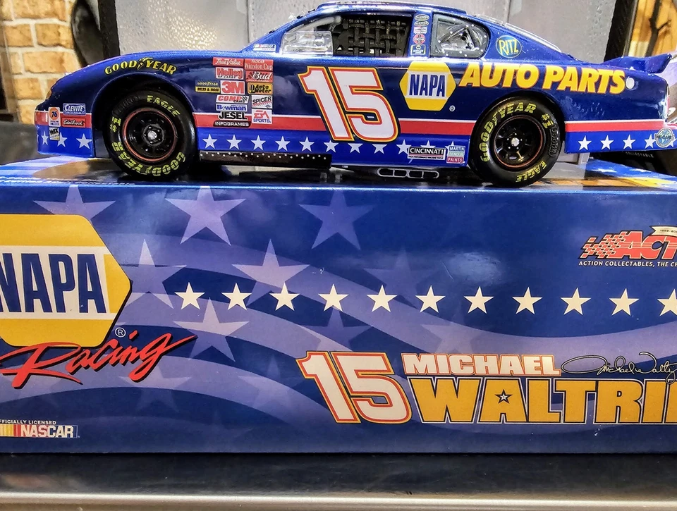 2002 Michael Waltrip #15 Action Napa / Stars & Stripes 1 24