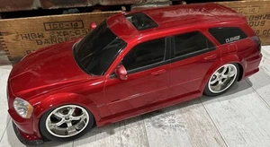 Juguetes Jada vintage escala 1/6 R/C Dodge Magnum HEMI Dub City RC. - Imagen 1 de 16