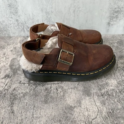 Zuecos Dr. Doc Martens Jorge II marrón gamuza con tira trasera para mujer talla 7” Foto 1 de 4