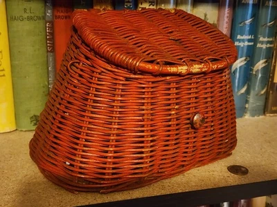 Pintura roja original años 1930-1950 mimbre pesca creel muestra pequeña niño tamaño Maine Foto 1 de 4