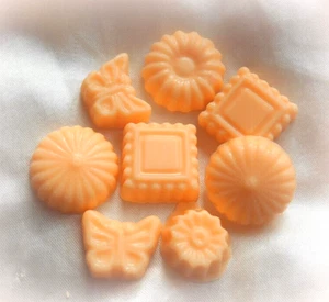 8 Cosy Fireside assorted shape soy wax melts, warm spicy frankincense musk aroma - Picture 1 of 1