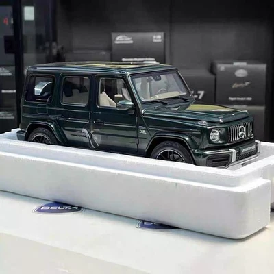1/18 Minichamps Mercedes Benz G63 AMG In Dark Metallic Green - Image 1 of 4
