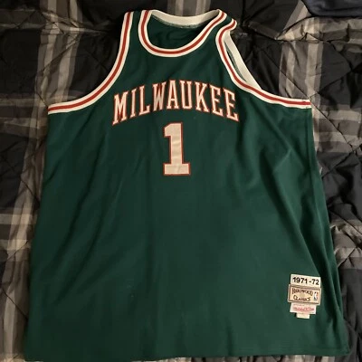 Milwaukee Bucks Oscar Robertson Mitchell & Ness Jersey. Made In USA. Sz.56(3XL) - Image 1 of 3