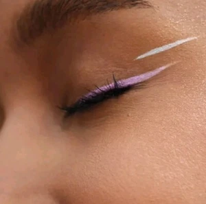 New In Box Stila Stay All Day Muted Neon Liquid Eye Liner - "Lavender Fields" - Picture 1 of 7