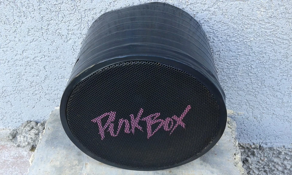 Subwoofer d'epoca Vintage 13 Unicars Pink Box Modello Stereo con 2 Ingressi - Immagine 1 di 2