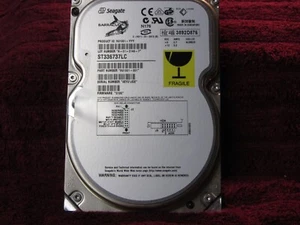 Seagate Barracuda 36ES 36,95 GB disco rigido interno 7200 RPM 3,5" (ST336737LC) - Foto 1 di 2