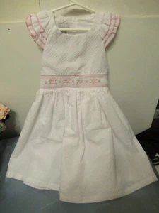P56 Girls White Size 6X Hand Smocked Bonnie Jean Dress - Picture 1 of 8