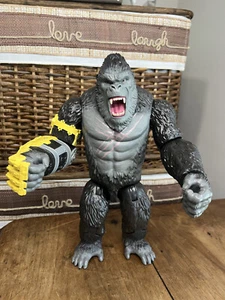 Giant Kong Action Figure 11"  Godzilla x Kong with B.E.A.S.T. Glove 2024 Loose - Picture 1 of 5