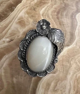 Vintage Sterling Silver White Stone Ring Size 6 ๐ - Picture 1 of 8