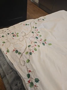 Lenox Holiday Dimension Tablecloth Holiday Cutwork Embroidery 108x60 Holly - Picture 1 of 10