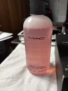 MAC Cosmetics Brush Cleanser ~ 7.9 fl oz / 235 ml ~ NEW IN BOX - Picture 1 of 3
