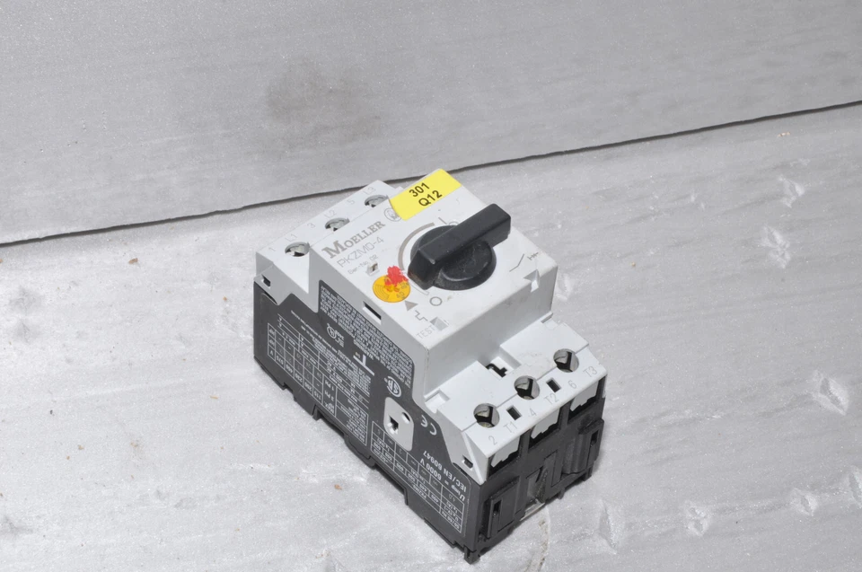 Motor Circuit Breaker, Moeller, PKZM0-4, 2.5-4A, # - Image 1 of 1