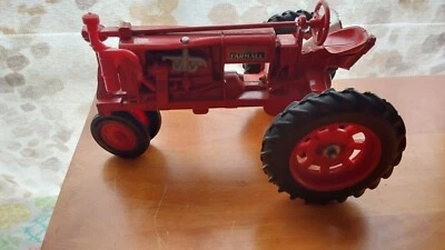 McCormick f 20 replica tractor  - Image 1 of 3