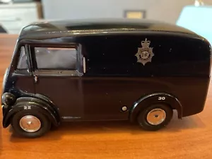 Morris J5, Metropolitan police van, Corgi. 1.43. - Picture 1 of 4