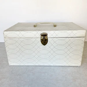 Vintage Vinyl Off White Cream Sewing Box Storage Lucite Handle 14.5x9 - Picture 1 of 12