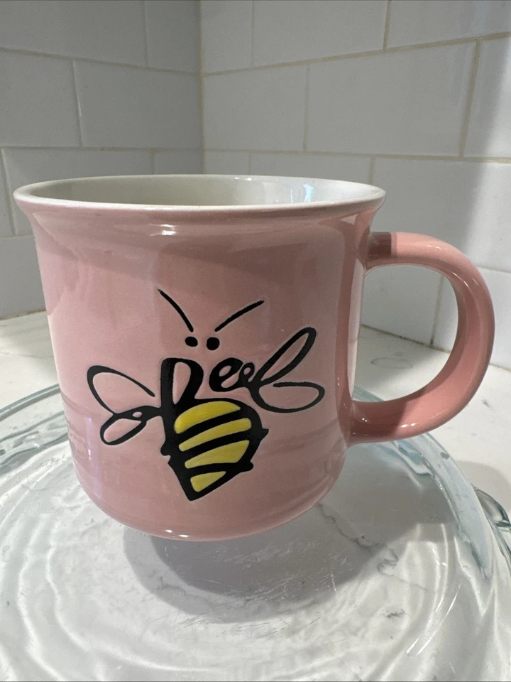 Taza de café grande abstracta rosa abeja. Firma. 17 onzas Foto 1 de 4