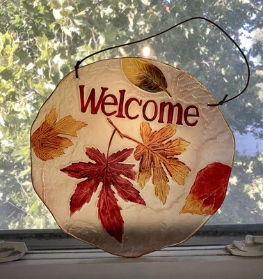 美丽的橙色/红色玻璃“欢迎”标志带秋叶 - 11.5 圆形 — 第 1/3 张图片