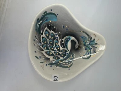 Plato de pavo real de cerámica pintado a mano Sascha Brastoff arte moderno de mediados de siglo Foto 1 de 4