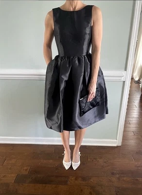 Маленькое черное платье Jovani Fit N Flare с открытой спиной размер 0. Коктейльная вечеринка. Официальные. - Изображение 1 из 4