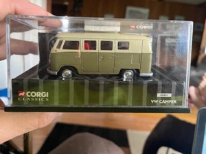 CORGI CLASSICS 06801 VW CAMPER GREEN /WHITE CAR DISPLAY CASE 1:43 SCALE - Picture 1 of 4