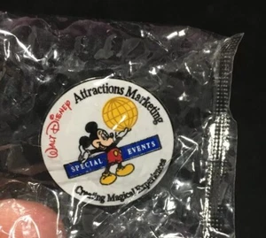 Walt Disney Attraktionen Marketing Magische Erlebnisse schaffen Pin - Bild 1 von 3