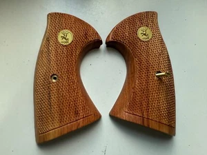 Light hardwood grip for  COLT PYTHON  grips (I, E FRAME) All checkered handmade - Picture 1 of 6