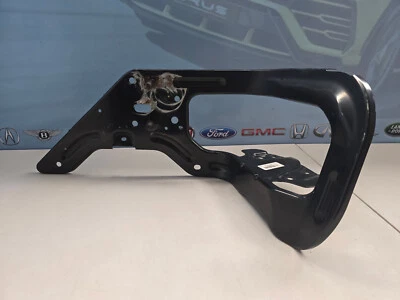 2020-2024 CHEVY SILVERADO 2500HD, 3500HD; GMC SIERRA 2500HD, 3500HD BRACKET LH - Imagem 1 de 4