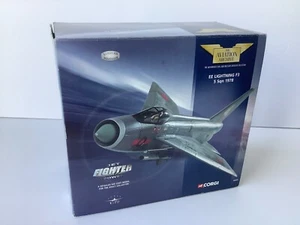 Corgi 49403  1:72 English Electric Lightning F3 XR718  RAF 5 Sqn - Picture 1 of 7