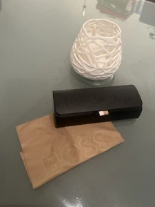 Elegantes Hugo Boss Leder  Brillenetui Magnetisch Schwarz NP119€ - Bild 1 von 5