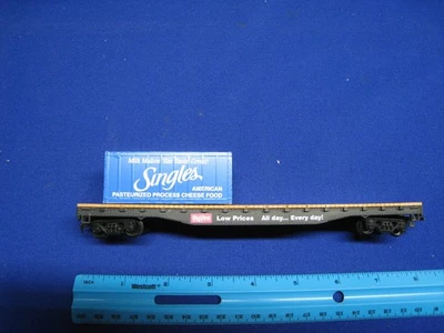 HO Scale Model Power HyVee Container Flat Car - Freight Train - Image 1 of 4
