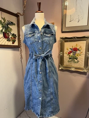Gap Denim Dress Sleeveless Size 8 Petite - Image 1 of 3