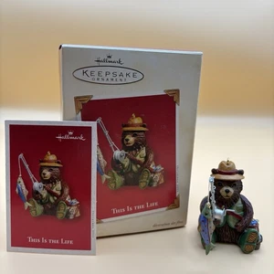 2003 This Is the Life Oso de Pesca Sello Recuerdo Coleccionistas Ornamento - Imagen 1 de 10