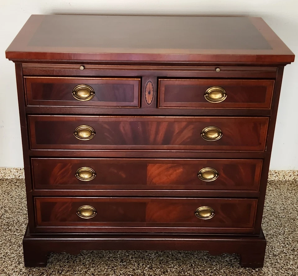 Hekman Copley Square Bachelor Chest Dresser - Original Owner / Excellent Cond. - Image 1 of 4