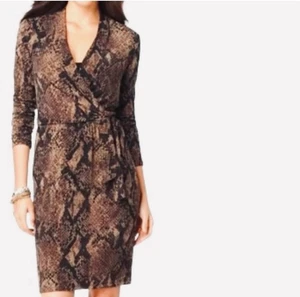 NEU T Tahari Wickelkleid braun Schlangenleder Größe Medium 3/4 Arm Neu mit Etikett - Bild 1 von 8