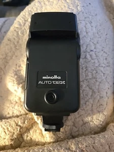 Minolta Auto 132x Camera Shoes Mount Flash with Case – Tested & Working - Picture 1 of 3