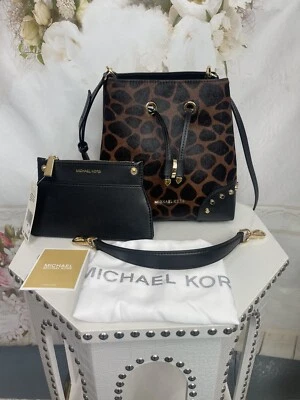 Bolso cubo Michael Kors Mercer Gallery pequeño pelo de becerro estampado animal nuevo con etiquetas $358 Foto 1 de 4