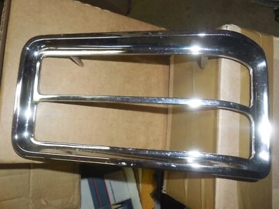 Moldura externa traseira Pontiac Bonneville Catalina NOS 1973 destro? NOS sem caixa - Imagem 1 de 4