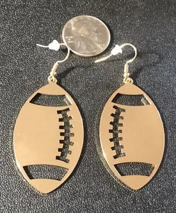 Neu Paar Edelstahl, goldfarben, Fußball Ohrhänger, 2 "x 1,25" - Bild 1 von 1