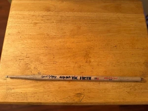 Batería usada firmada por Jonathan Groff & Drummer Vic Firth American Jazz Show - Imagen 1 de 4