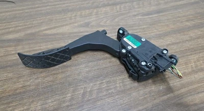 2000-2010 Volkswagen Beetle Golf Jetta Accelerator Pedal OEM. 6Q1721503C - Image 1 of 4