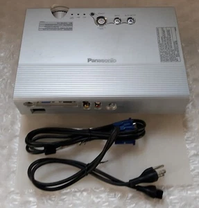 Panasonic PT-LB20U LCD Projector 1604Hr NO REMOTE w/ Power Cord + VGA Cable - Picture 1 of 5