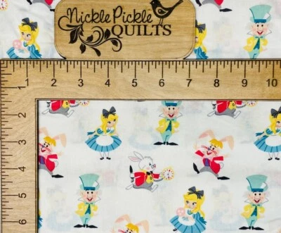 Tela Alicia en el País de las Maravillas Alicia y Amigos POR MEDIA YARDA 100% Algodón Foto 1 de 2