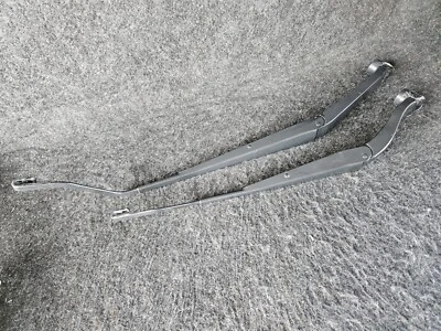 2017 - 2023 Cadillac XT5 Front Windshield Wiper Arms LH + RH W/Caps Foto 1 de 4