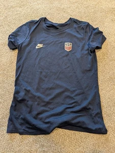 Women's Nike MNT Legend Left Chest Logo Navy Tee - Size Medium - Picture 1 of 4