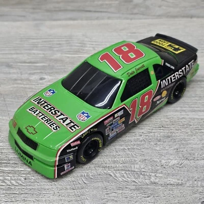 1992 Гоночные чемпионы NASCAR Дейл Джарретт межштатные аккумуляторы #18 банк 1:24  - Изображение 1 из 4